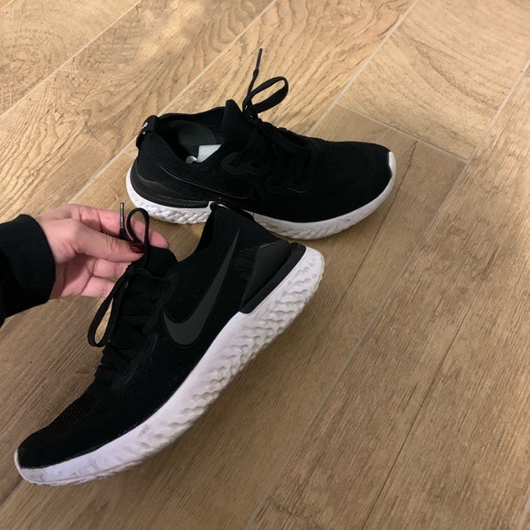 Nike Shoes - Nike sneakers